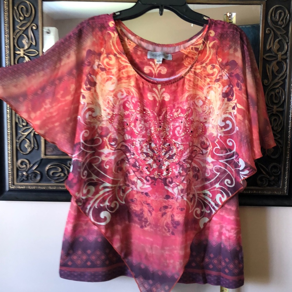 Ladies top‎ Closet Full